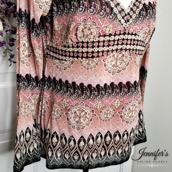 3/$30 Axcess Women's Multi-Colored V Neck Empire Waist Shirt Size Large - Picture 4 of 10